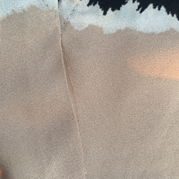 🌸LOFT GUC Keyhole Cap Sleeve Blouson Blouse Blk, Tan, & White Size Small Petite - Picture 6 of 6